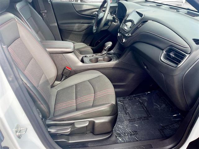 Photo of 2024 Summit White Chevrolet Equinox