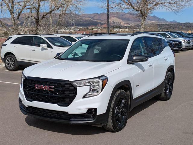 Photo of 2024 Summit White GMC Terrain