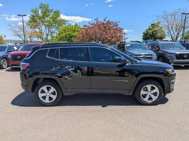 Photo of 2021 Diamond Black Crystal Pearlcoat Jeep Compass