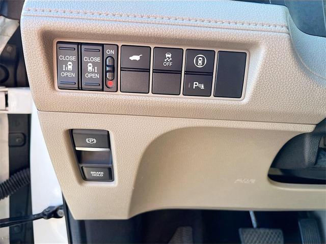 Photo of 2023 Platinum White Pearl Honda Odyssey