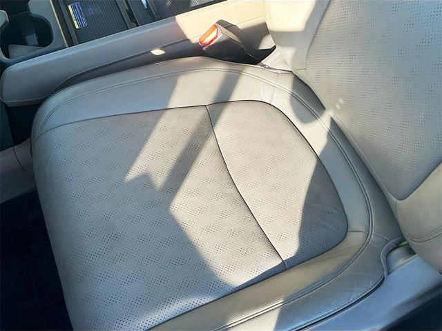 Photo of 2023 Platinum White Pearl Honda Odyssey