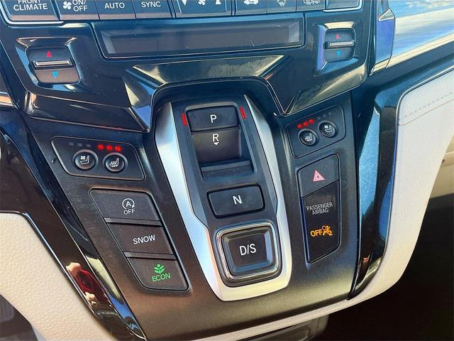 Photo of 2023 Platinum White Pearl Honda Odyssey