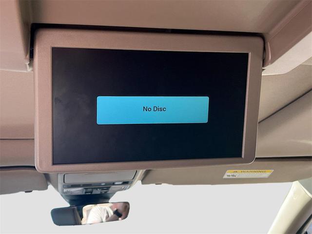 Photo of 2023 Platinum White Pearl Honda Odyssey