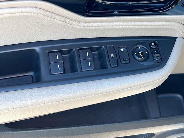 Photo of 2023 Platinum White Pearl Honda Odyssey