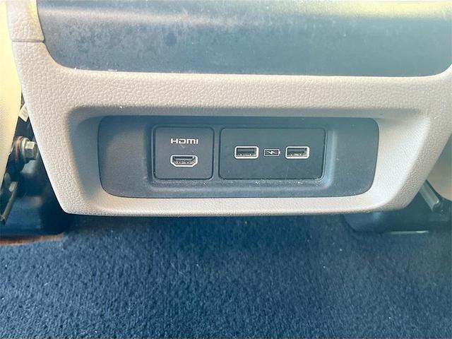 Photo of 2023 Platinum White Pearl Honda Odyssey