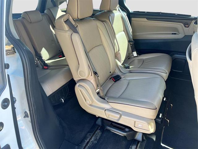 Photo of 2023 Platinum White Pearl Honda Odyssey