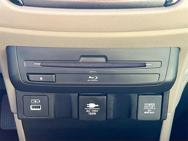 Photo of 2023 Platinum White Pearl Honda Odyssey