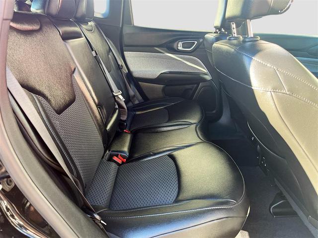 Photo of 2025 Diamond Black Crystal Pearlcoat Jeep Compass
