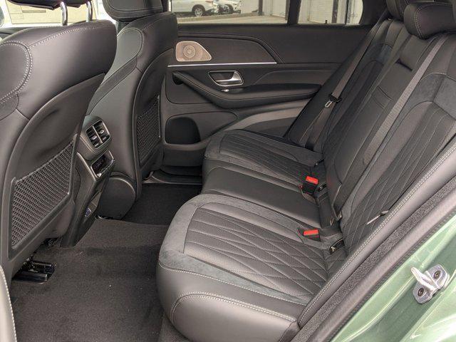 Photo of 2026 MANUFAKTUR Ireland Mid Green Metallic Mercedes-Benz AMG GLE 63