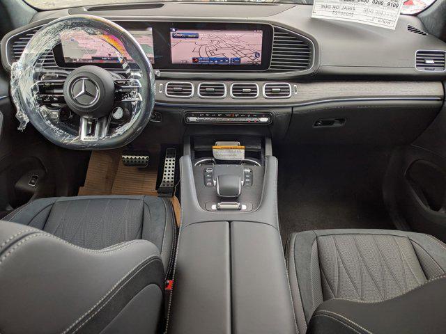 Photo of 2026 MANUFAKTUR Ireland Mid Green Metallic Mercedes-Benz AMG GLE 63