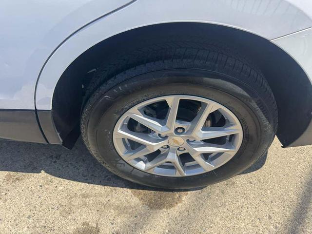 Photo of 2022 Summit White Chevrolet Equinox