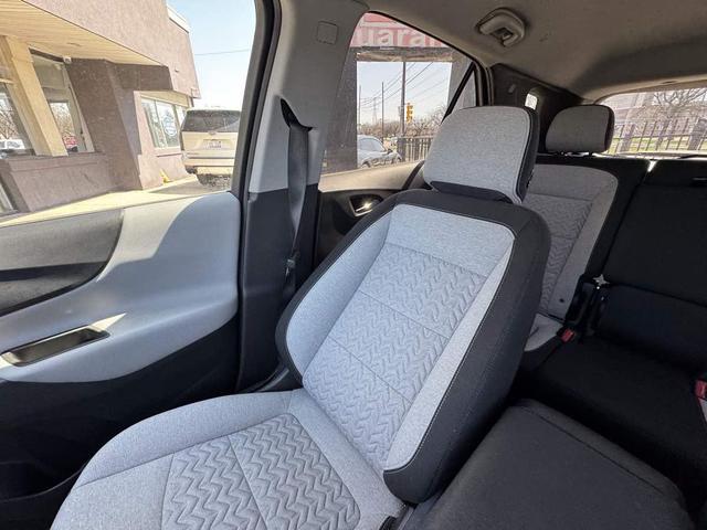 Photo of 2022 Summit White Chevrolet Equinox