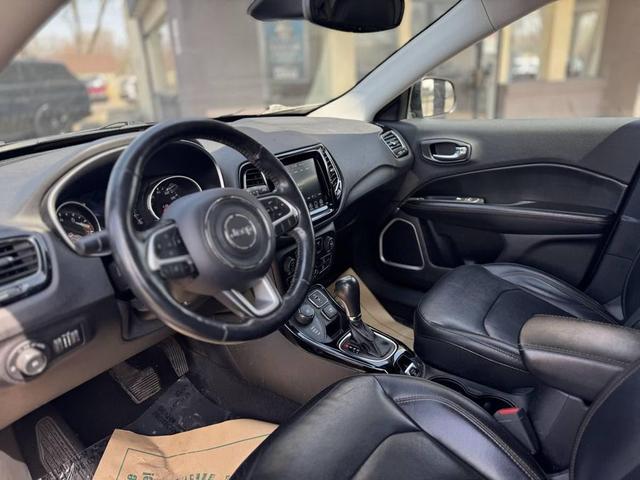 Photo of 2019 Granite Crystal Metallic Clearcoat Jeep Compass