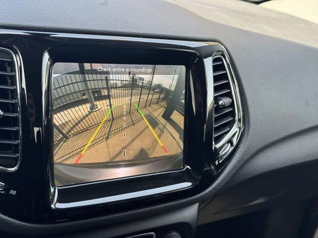Photo of 2019 Granite Crystal Metallic Clearcoat Jeep Compass