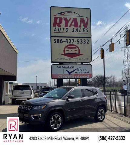 Photo of 2019 Granite Crystal Metallic Clearcoat Jeep Compass