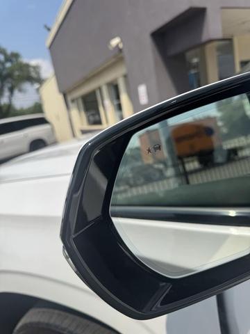 Photo of 2025 Crystal White Tricoat Cadillac Escalade