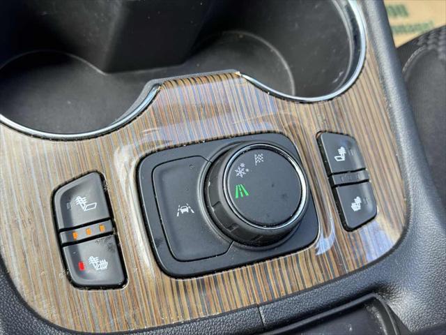 Photo of 2022 Ebony Twilight Metallic GMC Acadia