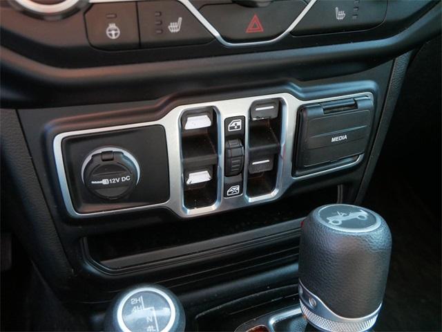 Photo of 2020 Black Clearcoat Jeep Wrangler Unlimited