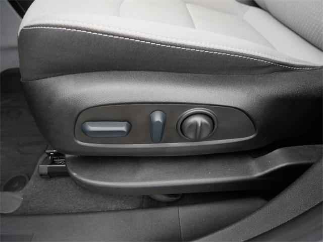 Photo of 2023 Summit White GMC Terrain