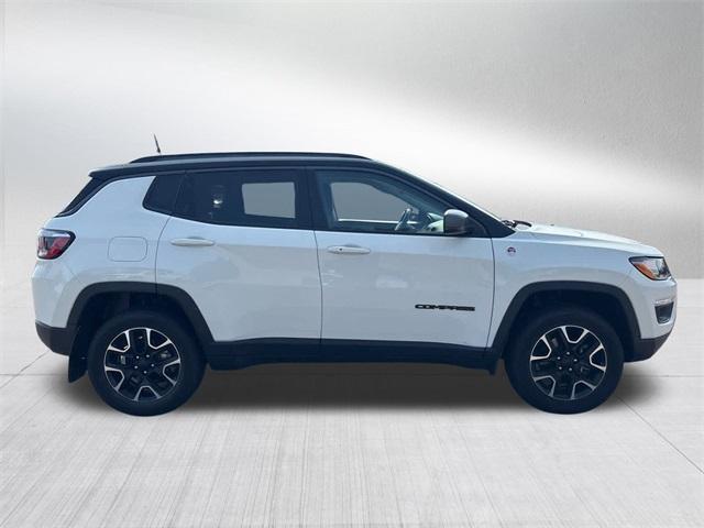 Photo of 2020 White Clearcoat Jeep Compass