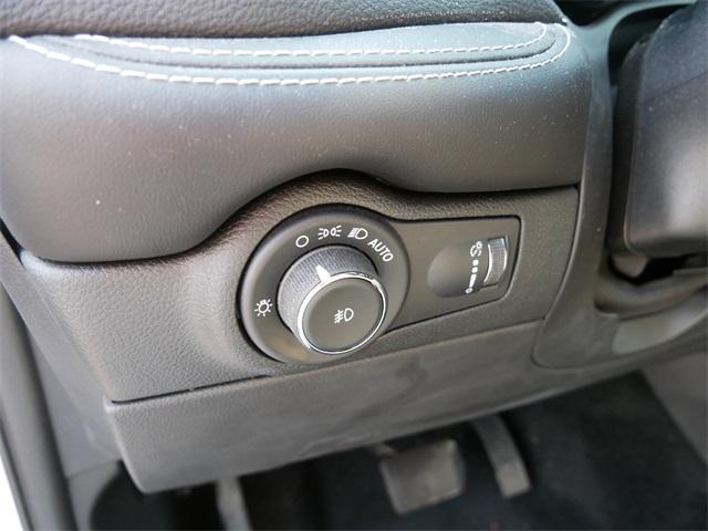 Photo of 2021 Vice White Dodge Durango