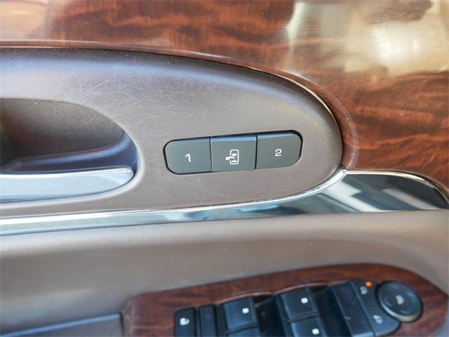 Photo of 2015 Champagne Silver Buick Enclave