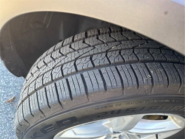 Photo of 2018 Shadow Black Ford Explorer