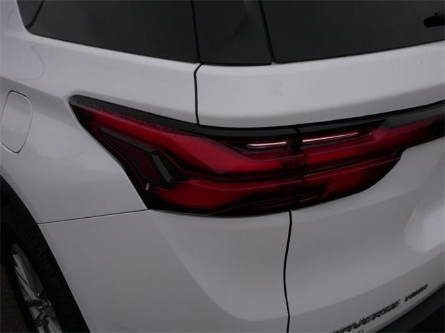 Photo of 2022 Summit White Chevrolet Traverse