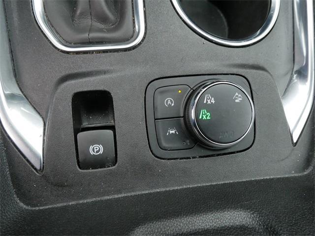 Photo of 2022 Summit White Chevrolet Traverse