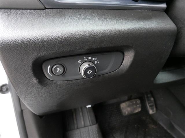 Photo of 2022 Summit White Chevrolet Traverse