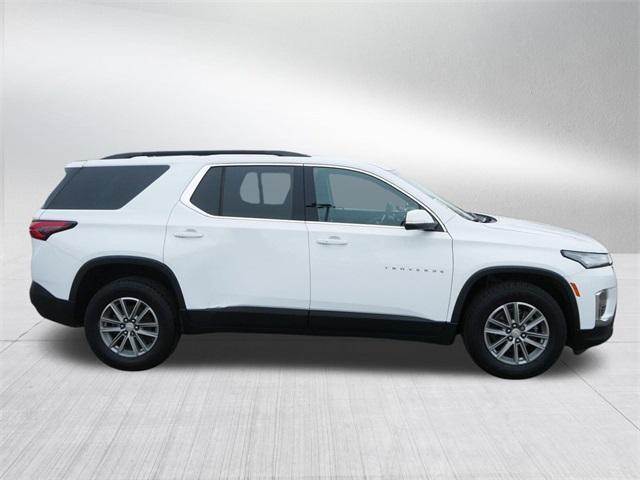 Photo of 2022 Summit White Chevrolet Traverse