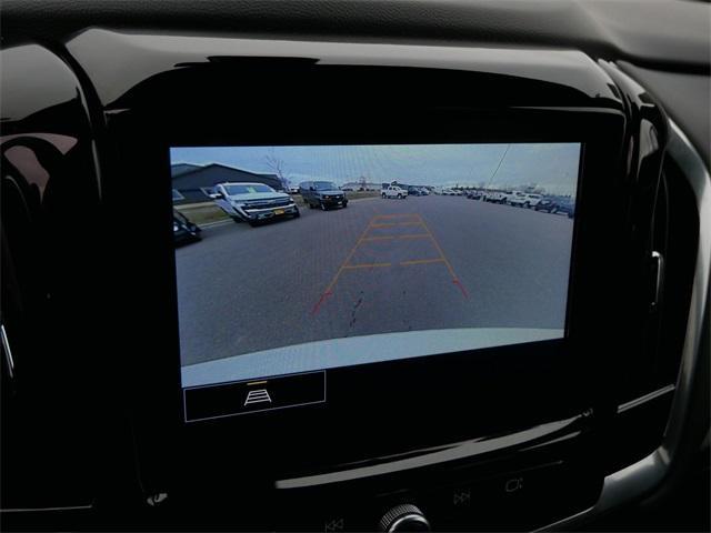 Photo of 2022 Summit White Chevrolet Traverse