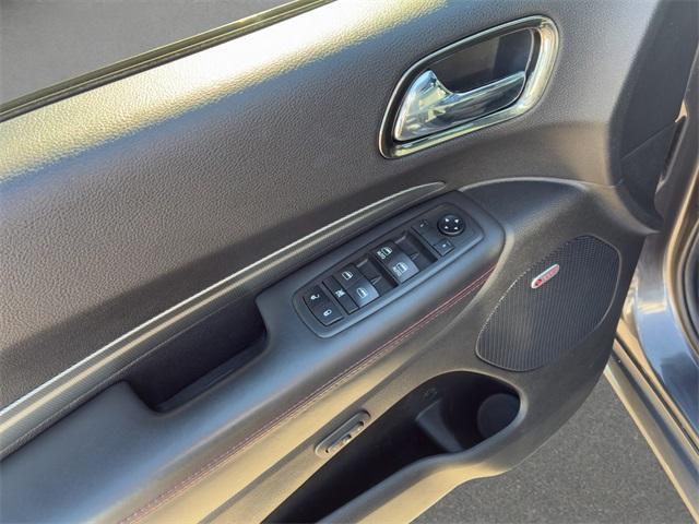Photo of 2018 Granite Clearcoat Metallic Dodge Durango