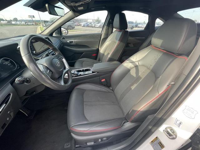 Photo of 2023 White Hyundai SONATA