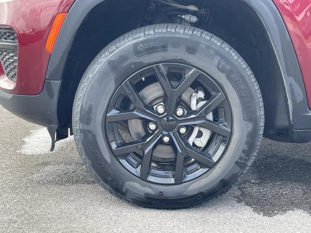 Photo of 2024 Velvet Red Pearlcoat Jeep Grand Cherokee