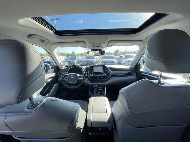 Photo of 2020 Blizzard Pearl Toyota Highlander