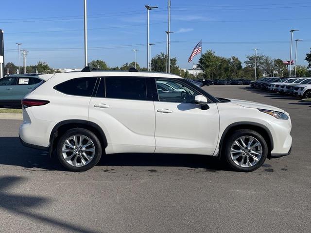 Photo of 2020 Blizzard Pearl Toyota Highlander