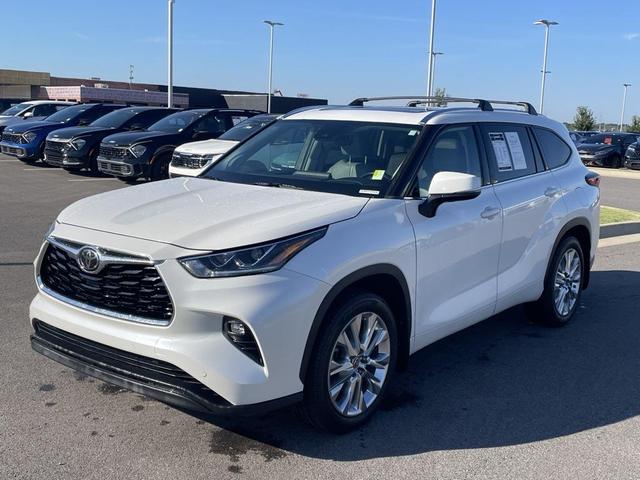 Photo of 2020 Blizzard Pearl Toyota Highlander