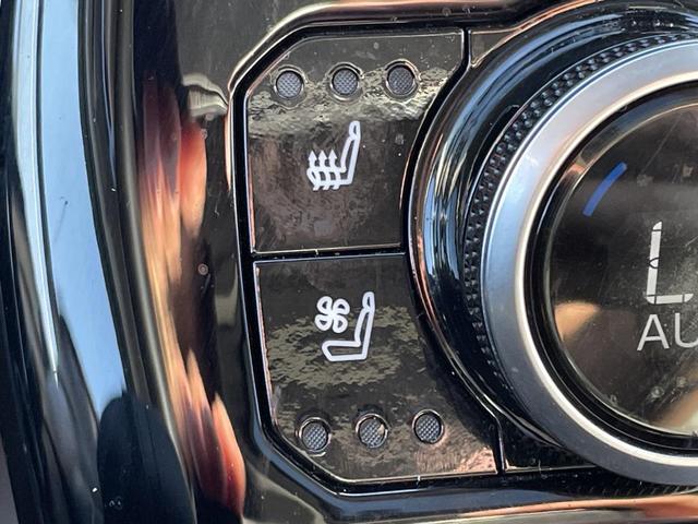 Photo of 2020 Blizzard Pearl Toyota Highlander