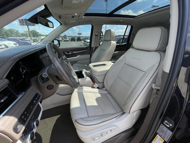 Photo of 2021 Onyx Black GMC Yukon XL