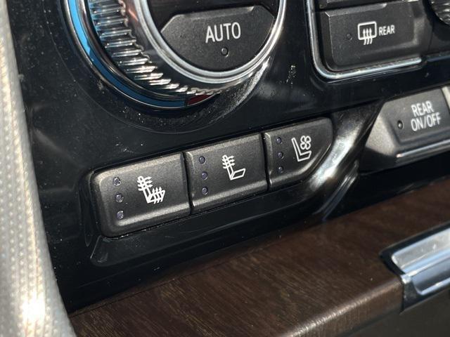 Photo of 2021 Onyx Black GMC Yukon XL