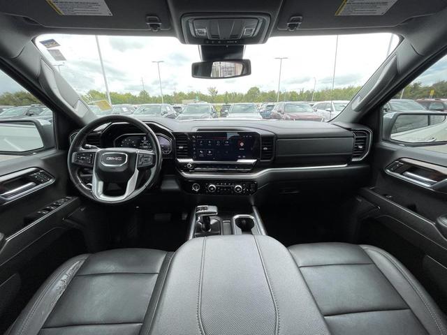 Photo of 2023 Summit White GMC Sierra 1500