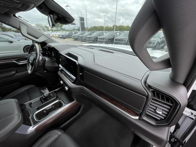 Photo of 2023 Summit White GMC Sierra 1500