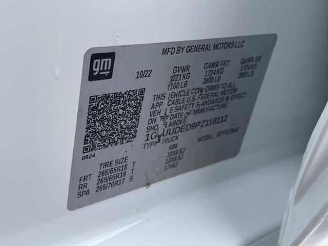 Photo of 2023 Summit White GMC Sierra 1500