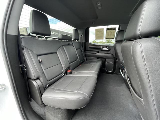 Photo of 2023 Summit White GMC Sierra 1500