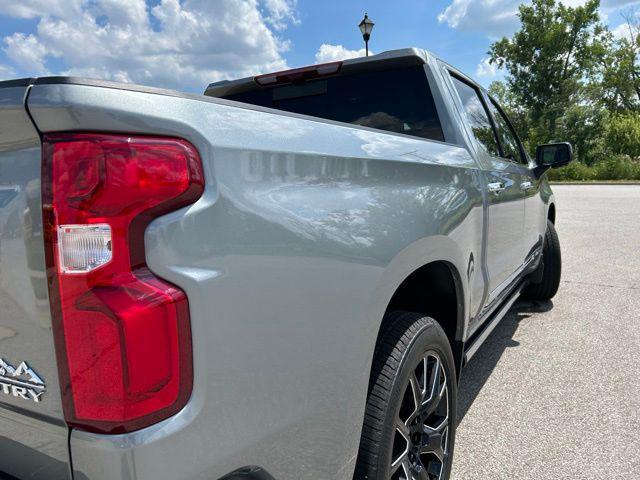 Photo of 2025 Sterling Gray Metallic Chevrolet Silverado 1500