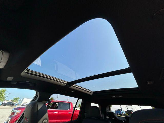 Photo of 2025 Radiant Red Tintcoat Chevrolet Traverse