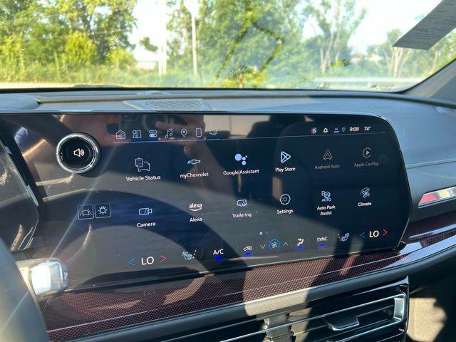 Photo of 2025 Radiant Red Tintcoat Chevrolet Traverse
