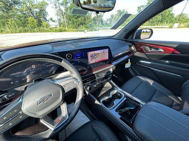 Photo of 2025 Radiant Red Tintcoat Chevrolet Traverse