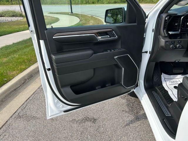 Photo of 2024 Summit White Chevrolet Silverado 1500